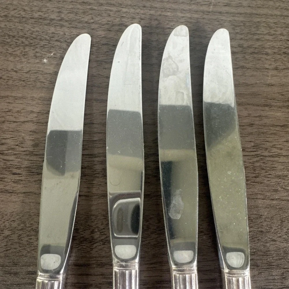 Vintage Oneida Community Silverplate Coronation Set‎ of 4 Dinner Knives 9 inch